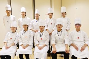 調理製菓専門学校の生徒が町内産の野菜を使ったレシピを考案しました。