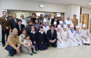 東京山手調理師専門学校の生徒と調理を学ぶ高校生が来町し、アスパラのレシピを考案しました